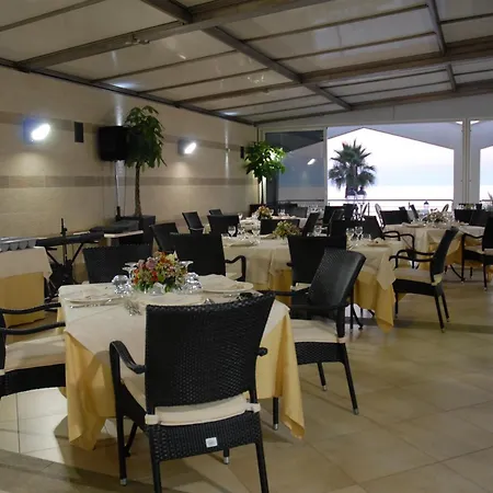 Grand Victoria Hotel