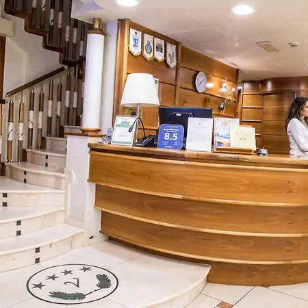 Grand Victoria 4* באניירה קלאברה