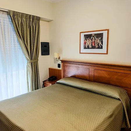 מלון Grand Victoria 4*