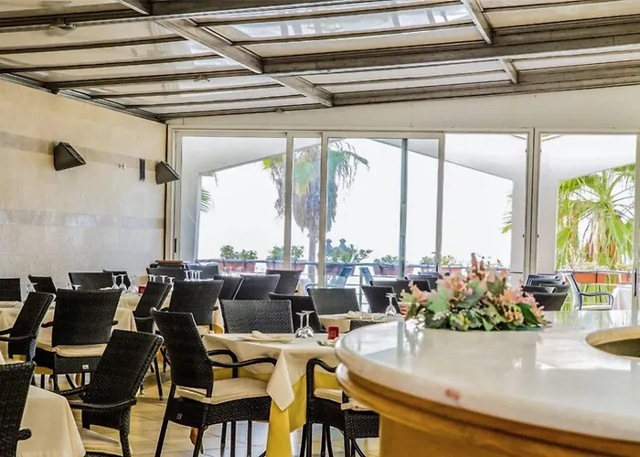 Grand Victoria Hotel