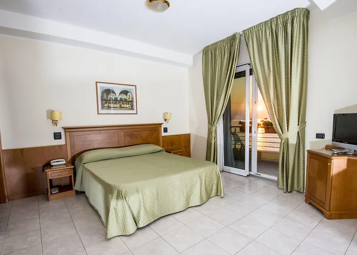 Grand Victoria Hotel 4*